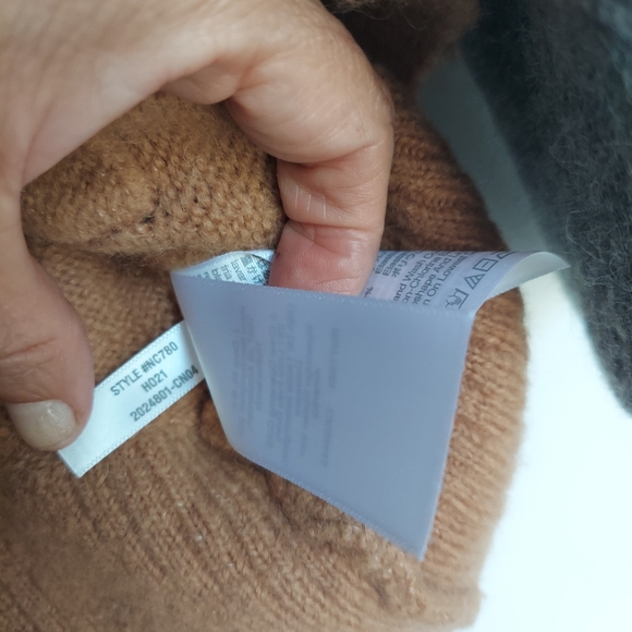 Madewell, Allston Double Button Cardigan sweater Colorblock, size M - Picture 5 of 9